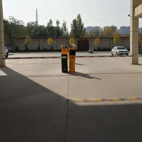 沈阳工厂园区出入口车辆管理：车牌识别道闸系统实地部署核心要点